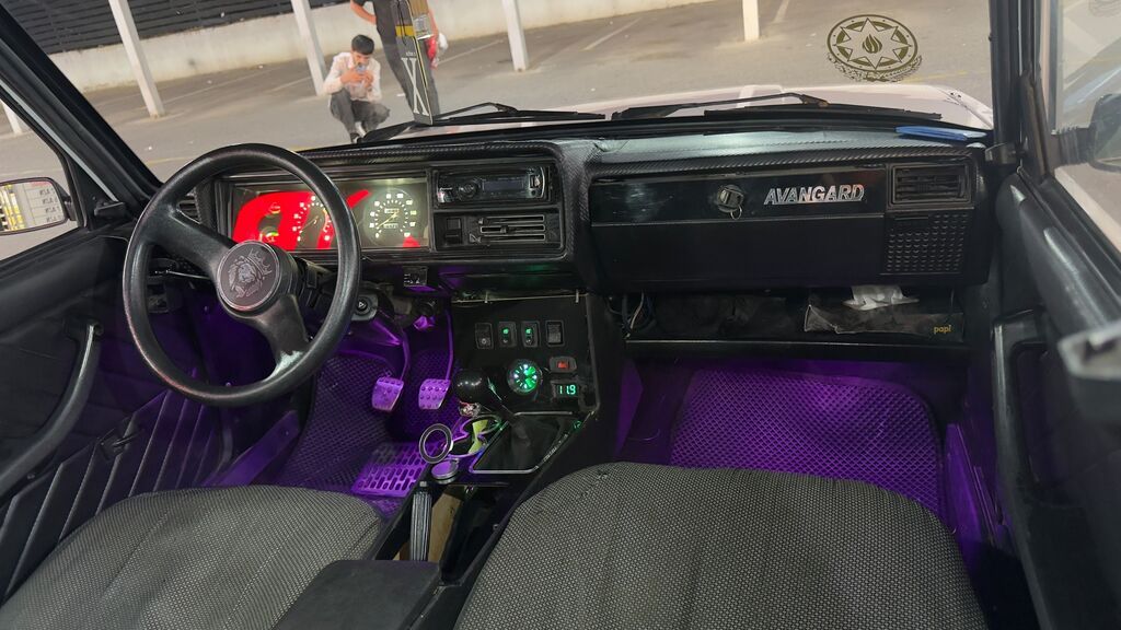 VAZ 2107 sedan - Kuzov: 4 qapılı sedan, ağ rəng Karopdada prablem 27-BZ-154 — Avtomobillər, Digah (9)
