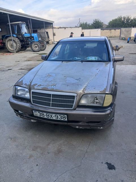 Mercedes-Benz C‑Sinfi (W202) sedan - Gümüşü/qəhvəyi rəngli kuzov, 4 — Xızı