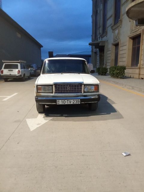 Lada (VAZ) 2107, 1.6 L, 1990 il, 56 568 km — Salyan