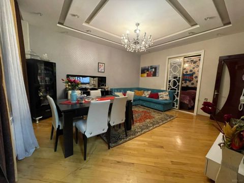 Satılır 3 otaqlı köhnə tikili 63 m² — Bakı