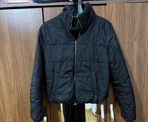 Qara rəngli qısa puffer gödəkçə - Rəng: qara - Model: qısa kəsim — Digah