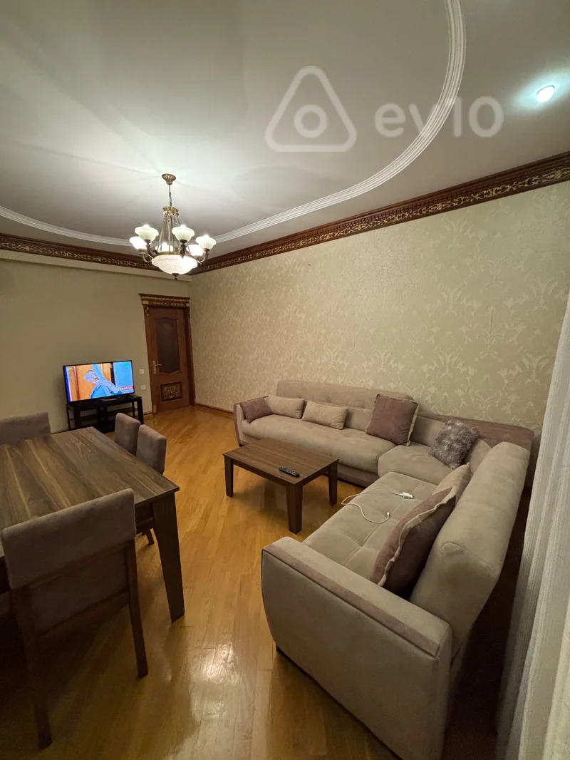3 otaqlı mənzil, 120 m², Svetlana Məmmədova küçəsi — kirayə — Bakı