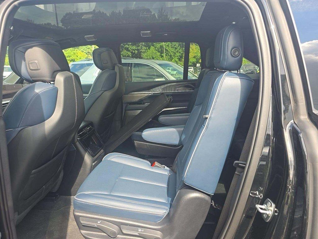 Cadillac Escalade iQ, 200 kWh, 2025 il, 11 652 km — Avtomobillər (7)