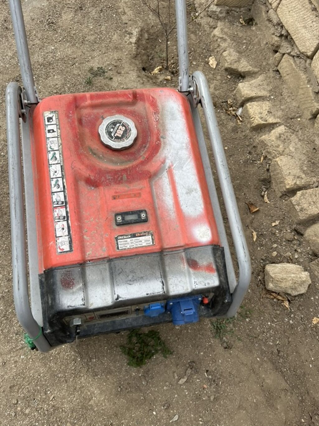 Benzinli generator - Gərginlik: 220V - Tezlik: 50Hz - Güc (nominal) — Generatorlar, Masazır