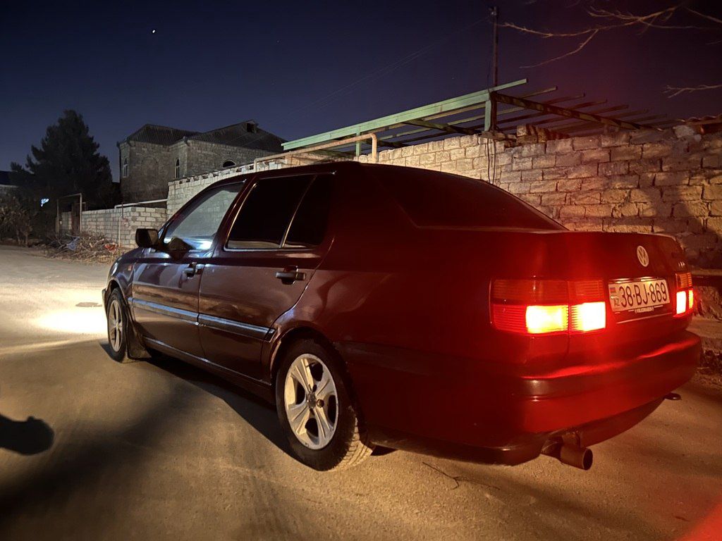 Volkswagen Vento, 1.9 L, 1994 il, 207 586 km 38-BJ-869 — Avtomobillər, Bakı (6)