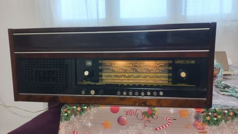 URAL-114 radiola – vintaj stolüstü radio və vinil pikap kombinasiyası — Bakı