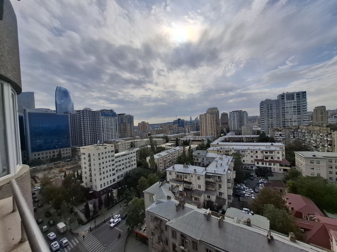 Satılır 4 otaqlı yeni tikili 302 m² — Mənzil, Bakı (9)