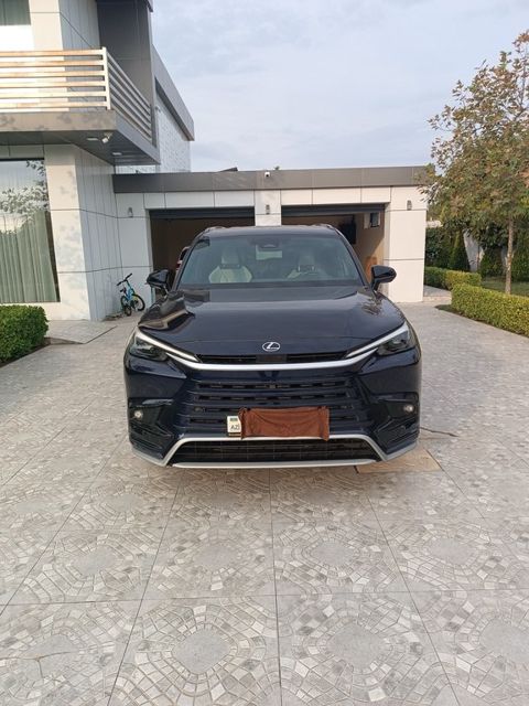 Lexus TX 500h, 2.4 L, 1.8 kWh, 2024 il, 28 500 km — Bakı