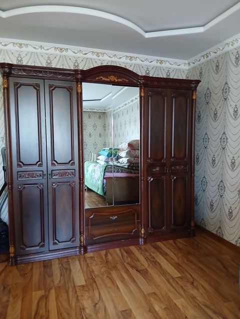 Klassik üslubda massiv ağacdan hazırlanmış mebel dəsti Tərkibi: - 4 — Bərdə