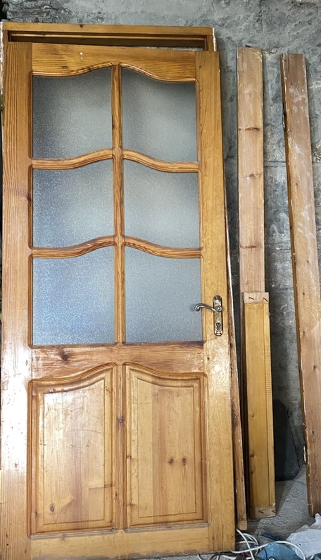 İki ədəddir Yaxşı vəziyyətdədir təmir edildiyi üçün səliqəli şəkildə — Pəncərələr, qapılar, balkonlar, Bakı (2)