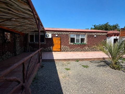 Satılır 4 otaqlı həyət evi/bağ evi 120 m² — Bakı