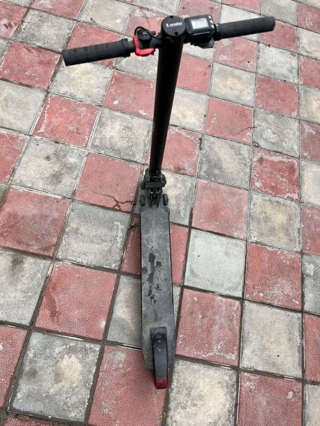 Toba markalı elektrik skuteridir. Batareyası çox yaxşı vəziyyətdədir — Skuterlər, Digah (3)