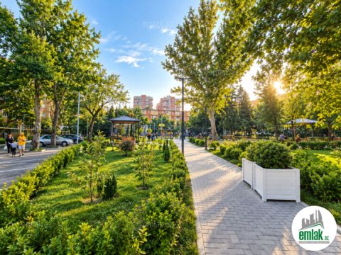 Satılır 3 otaqlı 90 m² köhnə tikili Nizami r