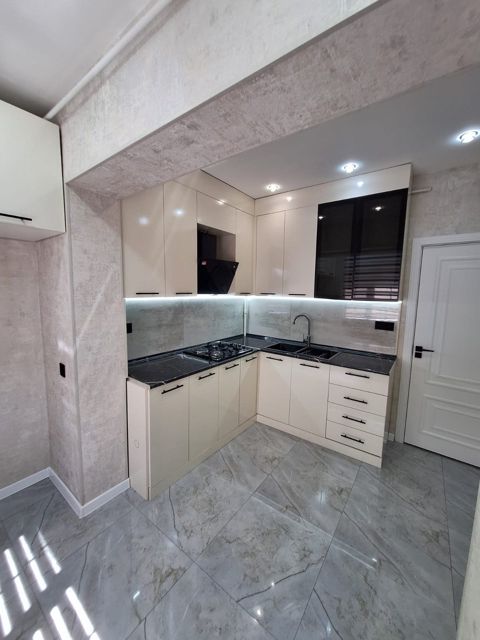 Satılır 3 otaqlı köhnə tikili 82 m² — Bakı