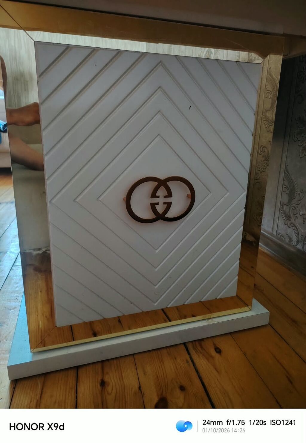 Ağ rəngli, modern dizaynlı yemək/ziyafət masası. Xüsusiyyətlər — Masalar, Digah (2)