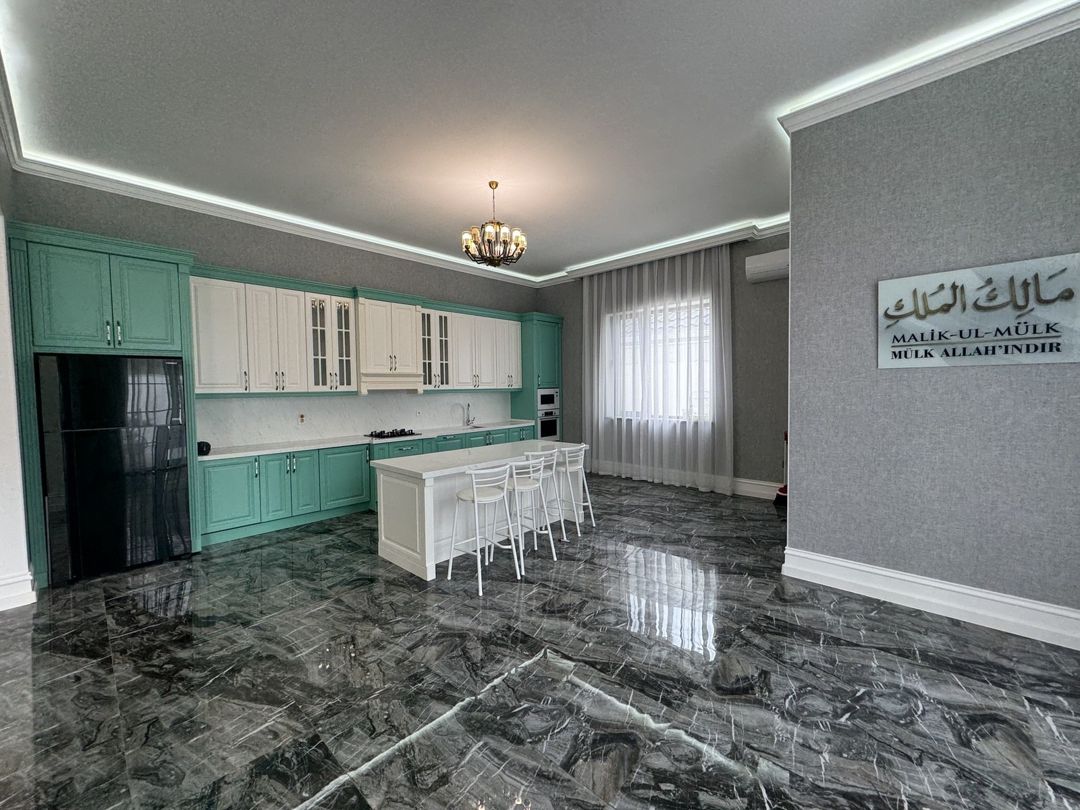 Satılır 4 otaqlı həyət evi/bağ evi 200 m² — Ev, villa, Bakı (8)