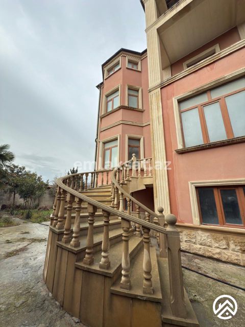 Satılır 8 otaq həyət evi / bağ evi 650 m², Sahil — Bakı