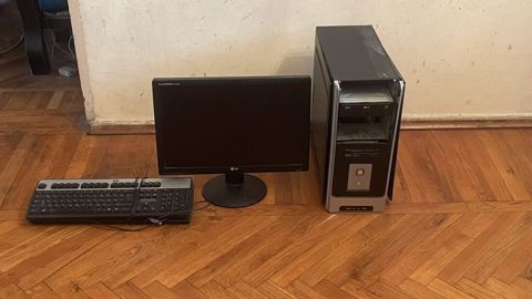 Masaüstü kompüter dəsti Tərkibi: - Sistem bloku – qabaq paneldə USB — Bakı