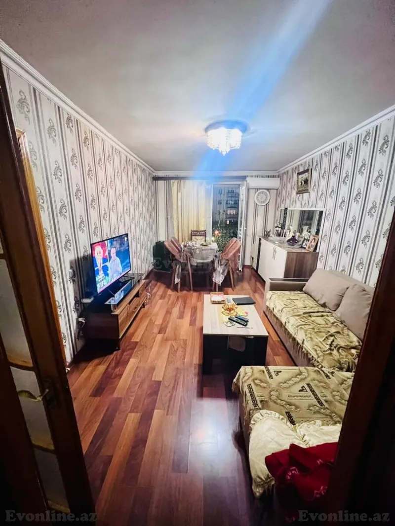 Satılır 3 otaqlı Mənzil Köhnə tikili 75 m² Bakı, Yasamal r., İnşaatçılar m — Bakı