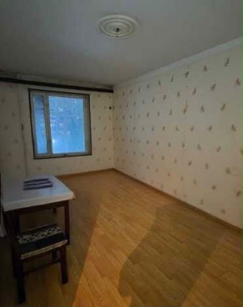 Satılır 2 otaqlı köhnə tikili 60 m² — Bakı