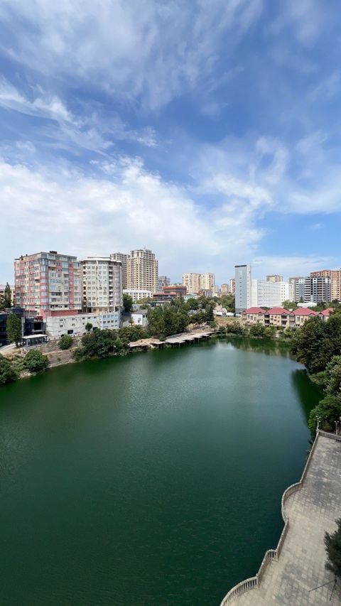 Satılır 6 otaqlı yeni tikili 220 m² — Bakı