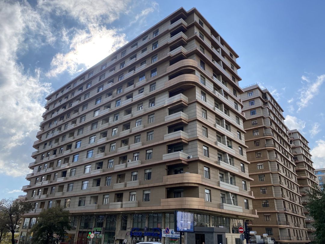 Satılır 4 otaqlı yeni tikili 256 m² — Mənzil, Bakı (2)