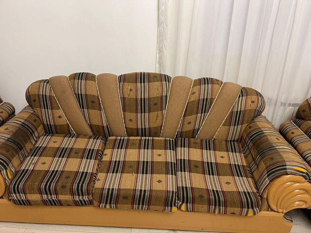 Klassik üslubda mebel dəsti: - 1 ədəd 3 nəfərlik divan - 2 ədəd iri — Yumşaq mobilya dəstləri, Masazır