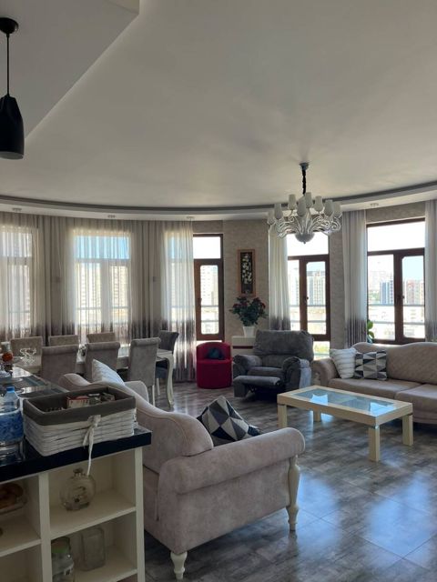 Satılır 3 otaqlı yeni tikili 156 m² — Bakı