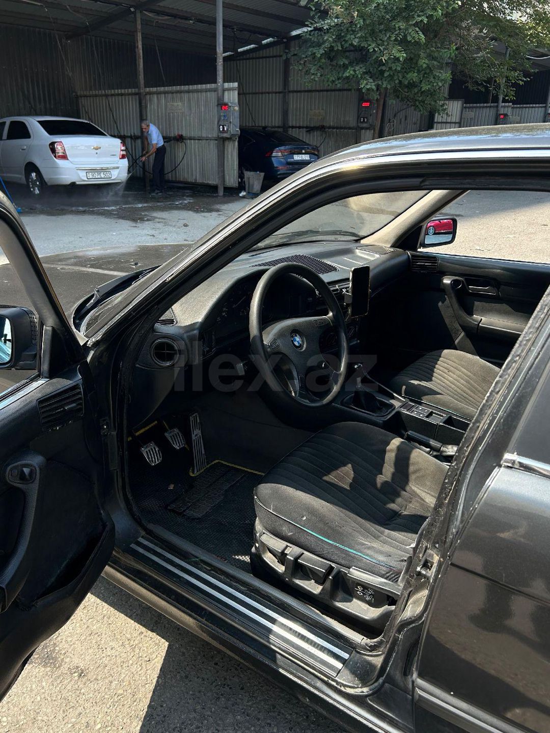 1991 BMW 520, 1991, 350,000 km 90-LY-325 — Avtomobillər, Bakı (4)