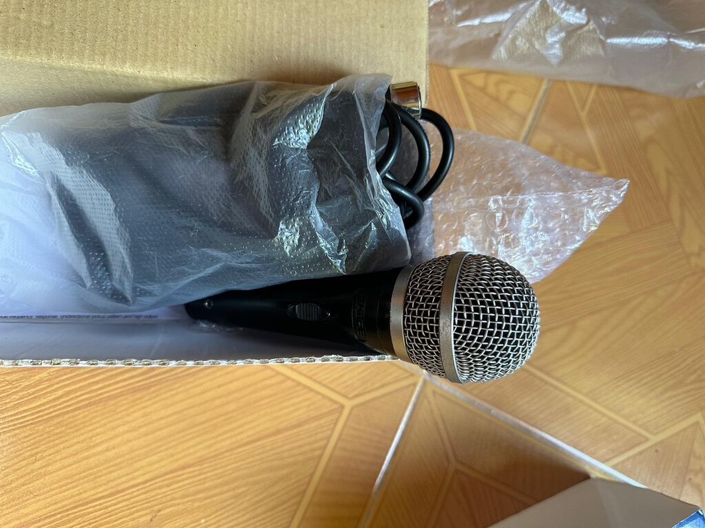 Shure PG58 vokal mikrofonu Real alana endrim edecem - Tip: Dinamik — Mikrafonlar, Bakı (2)