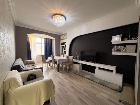 Satılır 3 otaqlı köhnə tikili 85 m² — Bakı