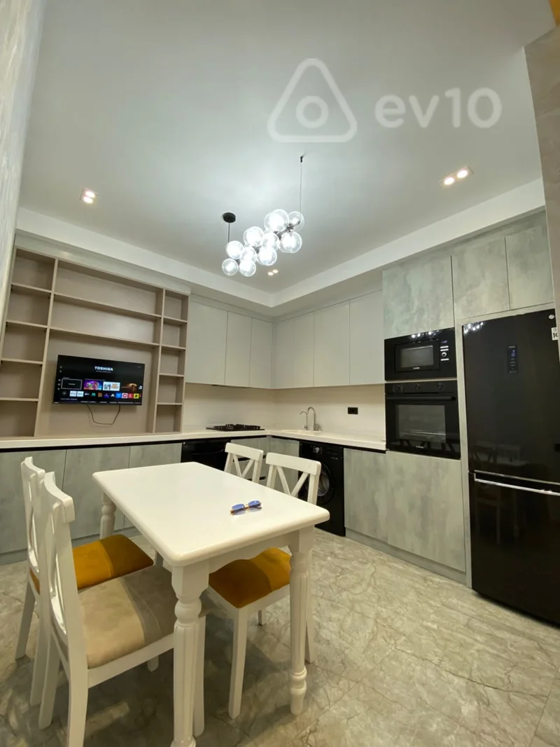 3 otaqlı mənzil, 130 m², baki seheri nesimi rayonu azadliq pr — kirayə — Mənzil, Bakı (3)