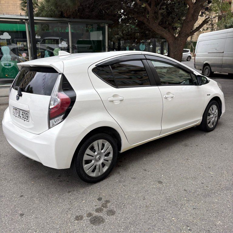 Toyota Aqua, 1.5 L, 0.9 kWh, 2017 il, 197 000 km — Avtomobillər, Bakı (4)