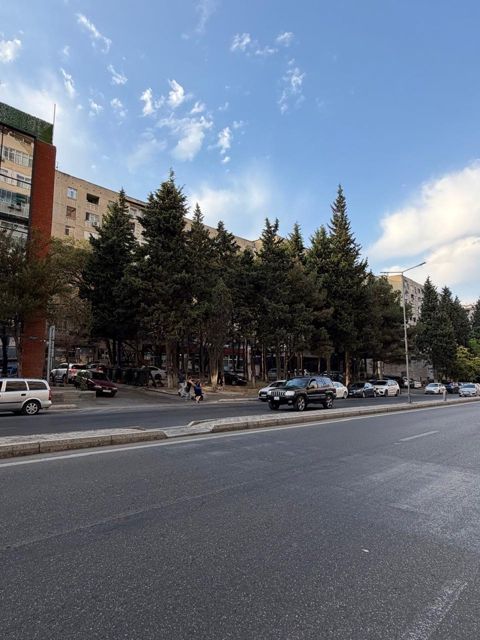 Satılır 3 otaqlı köhnə tikili 73 m² — Bakı