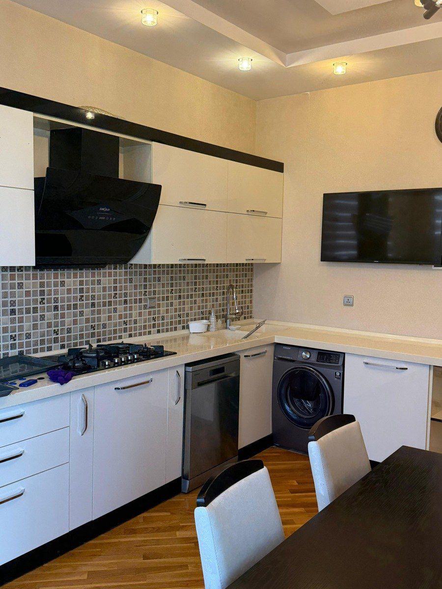 İcarəyə verilir 3 otaqlı yeni tikili 130 m² — Mənzil, Bakı (8)
