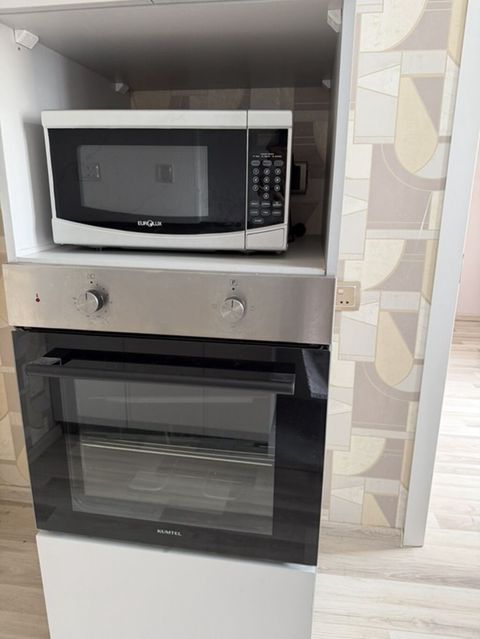 Mikro dalğa 130 azn Kumtel soba 300 azn — Masazır