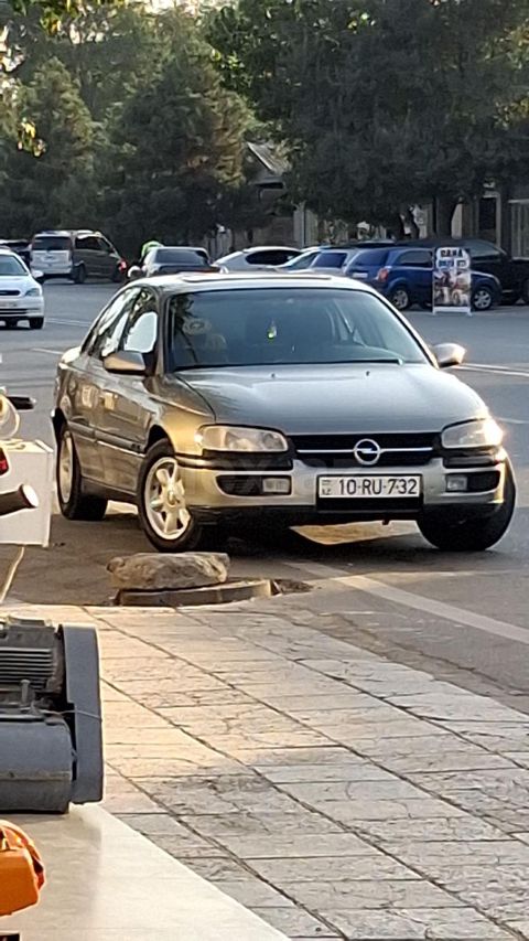 1995 Opel Omega, 2.0 L, 1995, 85,000 km — Sabirabad