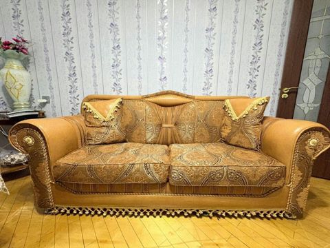 Klassik üslubda yumşaq mebel dəsti Tərkibi: - 3 nəfərlik divan - 2 — Bakı