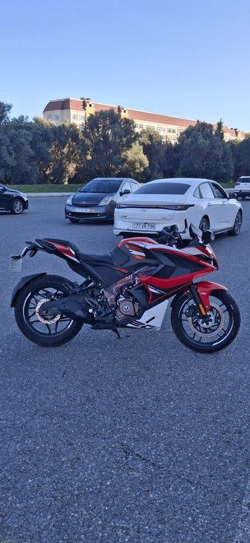 Bajaj Pulsar RS 200, 200 sm3, 2026 il, 1 500 km — Motosikletlər, Bakı (8)