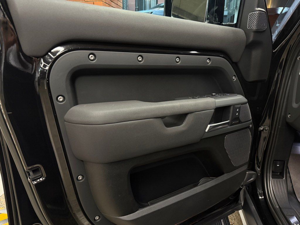 Land Rover Defender, 3.0 L, 2023 il, 60 000 km — Avtomobillər, Bakı (7)