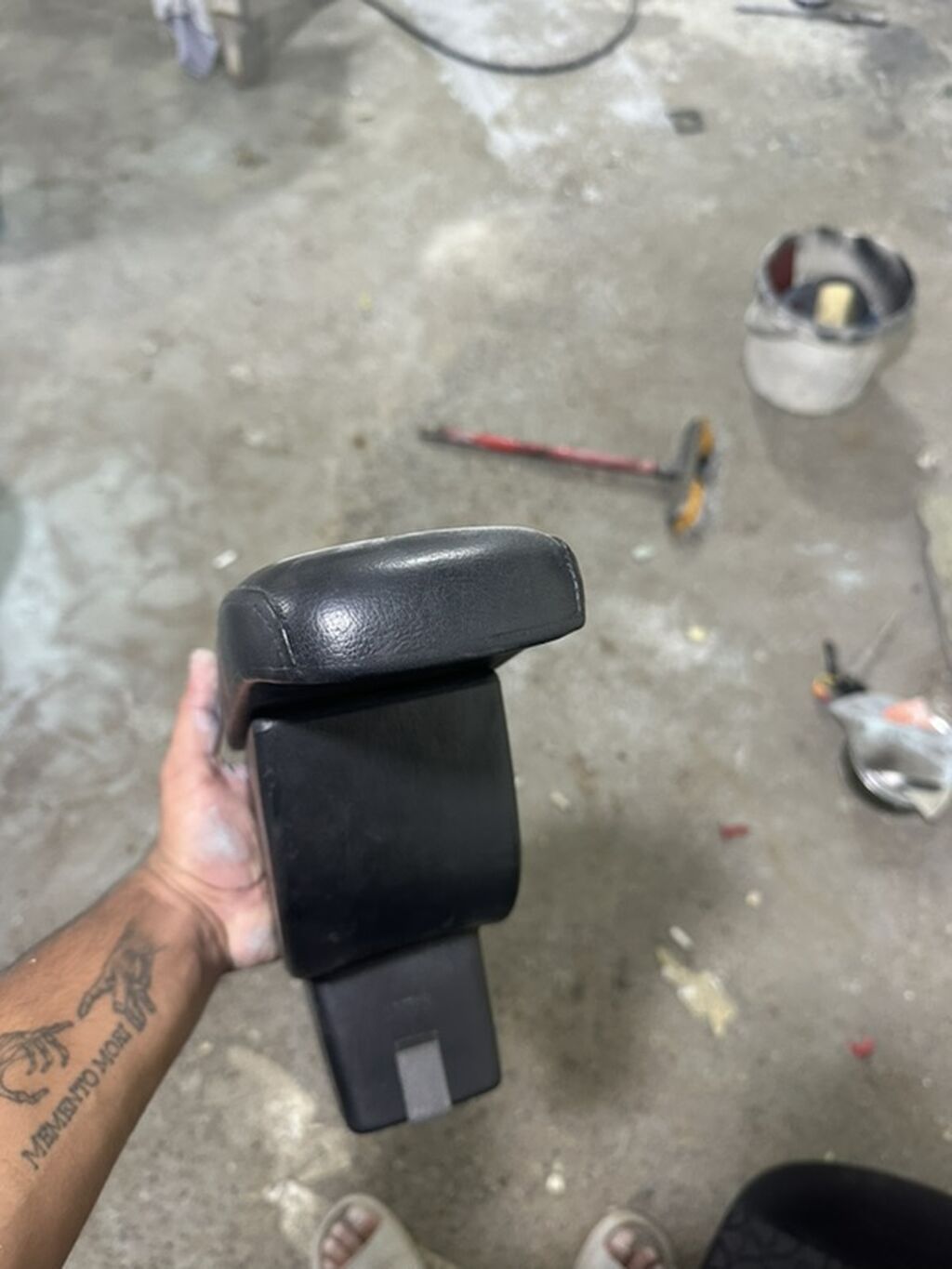 Maşın üçün mərkəzi qoltuqaltı (armrest) və saxlancla qutusu - Rəng — Digər, Qobu