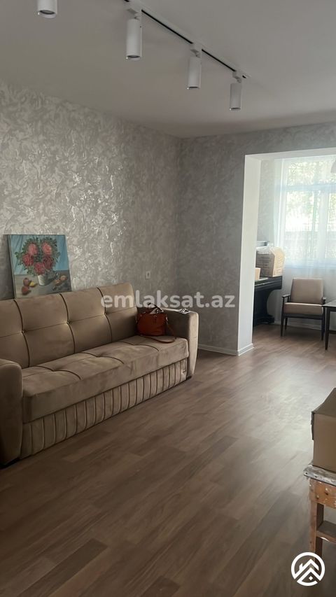 Kirayə (aylıq) 3 otaq köhnə tikili 70 m², İnşaatçılar metrosu — Bakı