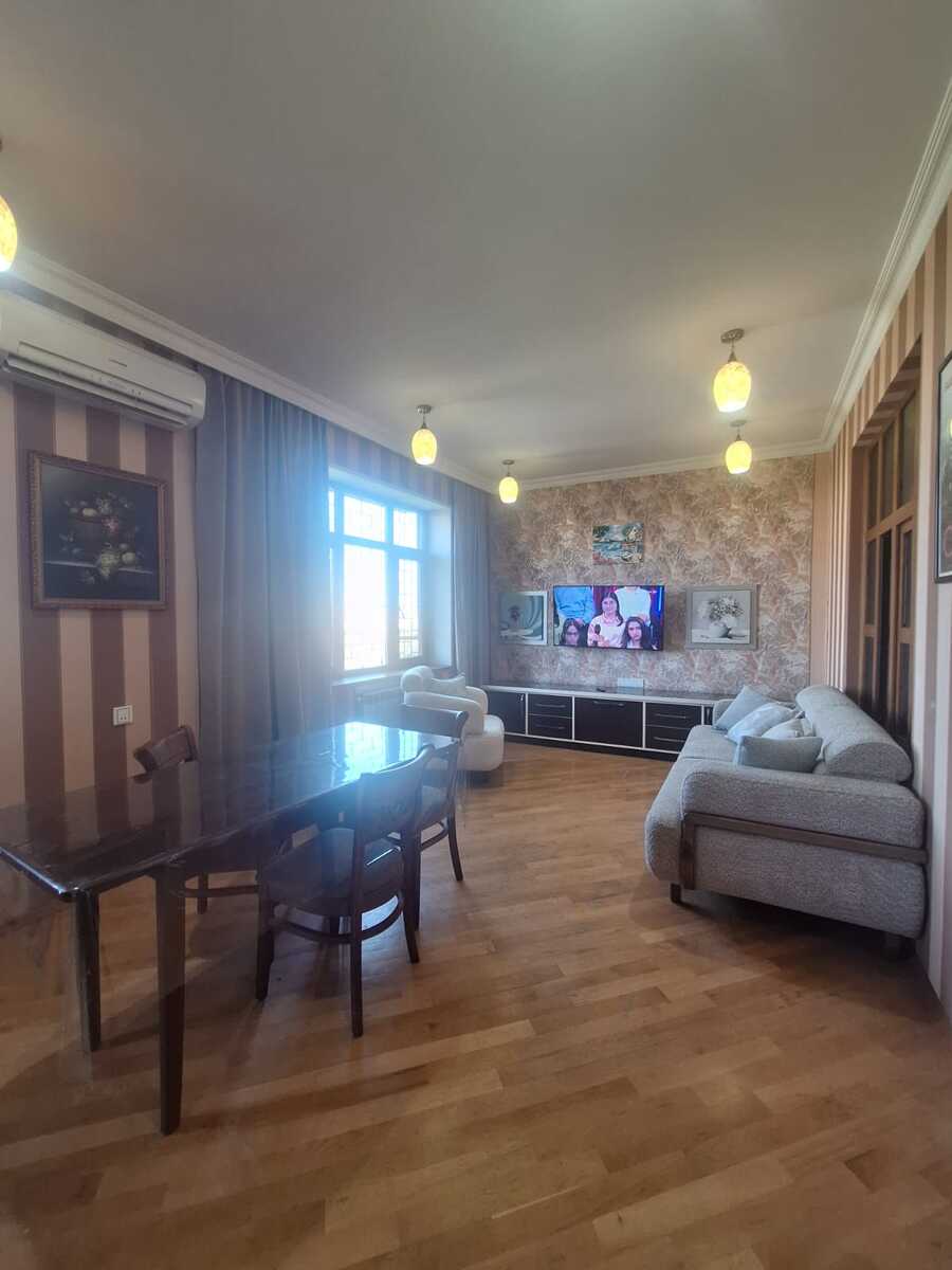 İcarəyə verilir 4 otaqlı köhnə tikili 120 m² — Mənzil, Bakı (5)