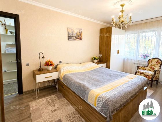 Satılır 3 otaqlı 90 m² köhnə tikili Nizami r — Mənzil