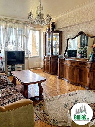 Satılır 3 otaqlı 80 m² köhnə tikili 28 May m