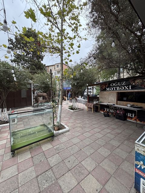 Satılır obyekt 400 m² — Bakı