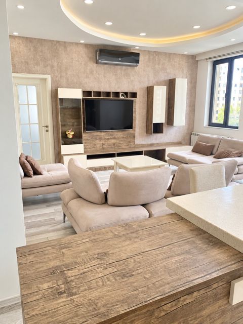 Satılır 3 otaqlı yeni tikili 130 m² — Bakı