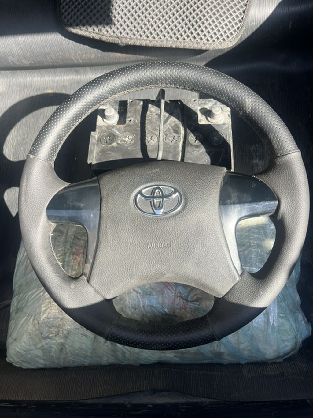 Toyota sükan çarxı və hava yastığı qapağı (emblemlə) - Orijinal — Təkər idarəetməsi, Fatmayı (2)