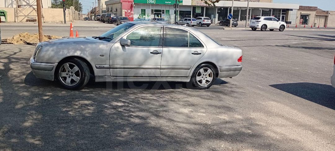 1998 Mercedes-Benz E 220, 2.2 L, 1998, 749,734 km 50-EB-318 — Avtomobillər, Sumqayıt (5)