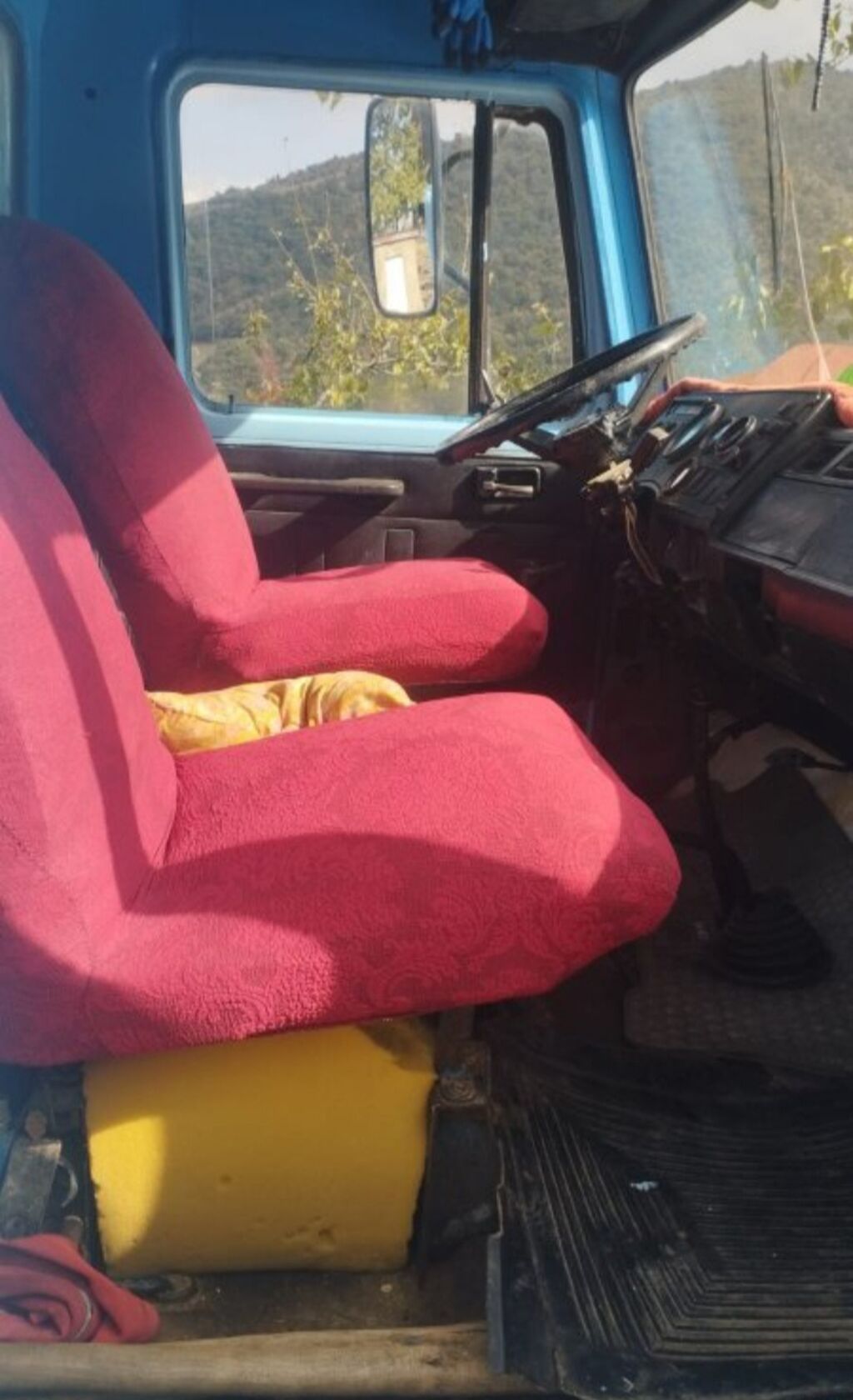 Mavi rəngli bortlu yük avtomobili – ZIL tipli Xüsusiyyətlər: - Bortlu 65-BB-071 — Yük maşınları, Bakı (4)